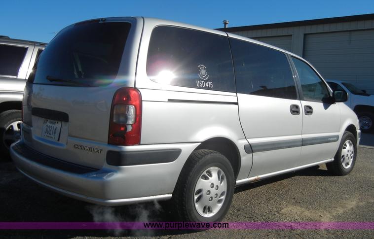 image for item C4118 1998 Chevrolet Venture minivan