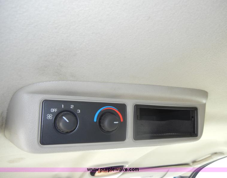 image for item C4118 1998 Chevrolet Venture minivan