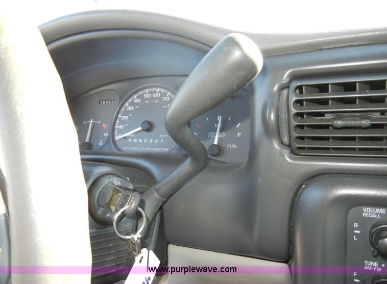 image for item C4118 1998 Chevrolet Venture minivan