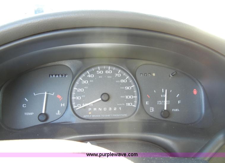 image for item C4118 1998 Chevrolet Venture minivan