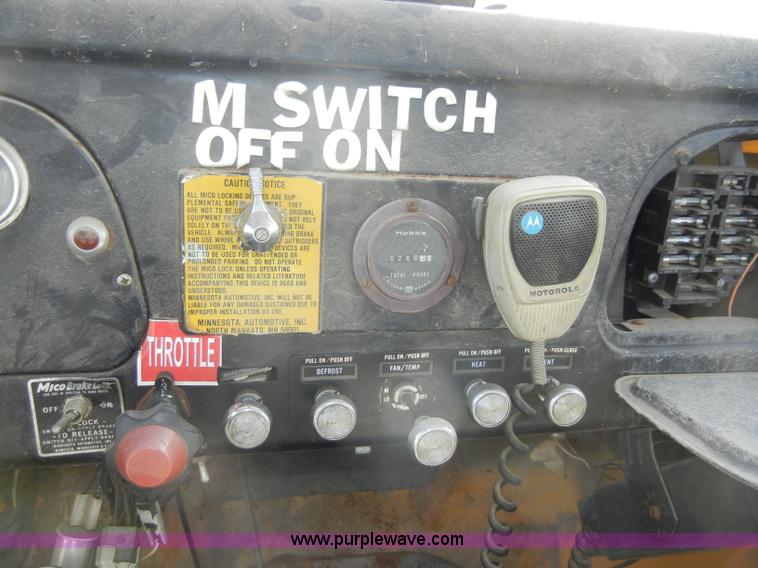 image for item C4127 1978 International Loadstar 1700 boom truck