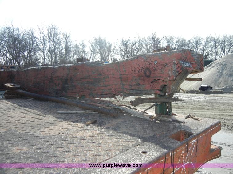 image for item C4127 1978 International Loadstar 1700 boom truck