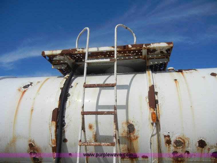 image for item C4129 1991 water tanker