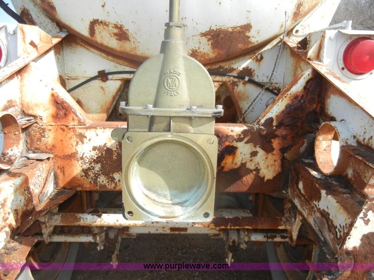 image for item C4129 1991 water tanker