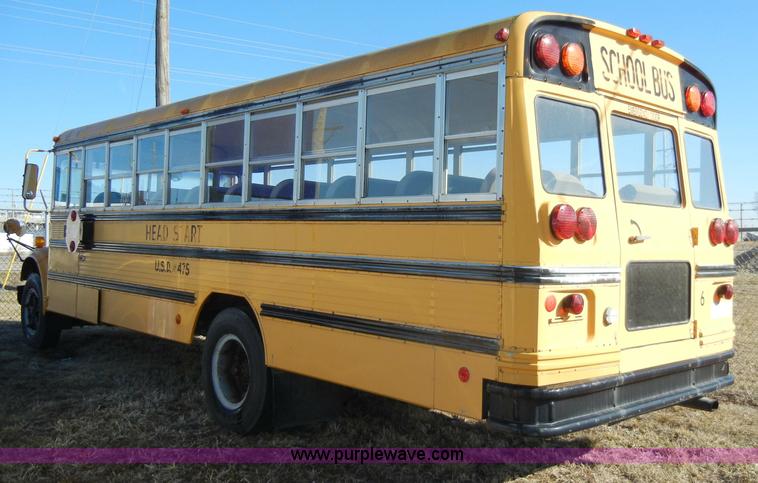 image for item C4133 1991 International 3700 school bus