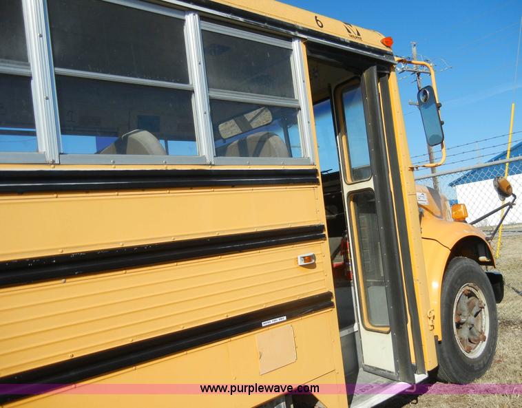 image for item C4133 1991 International 3700 school bus
