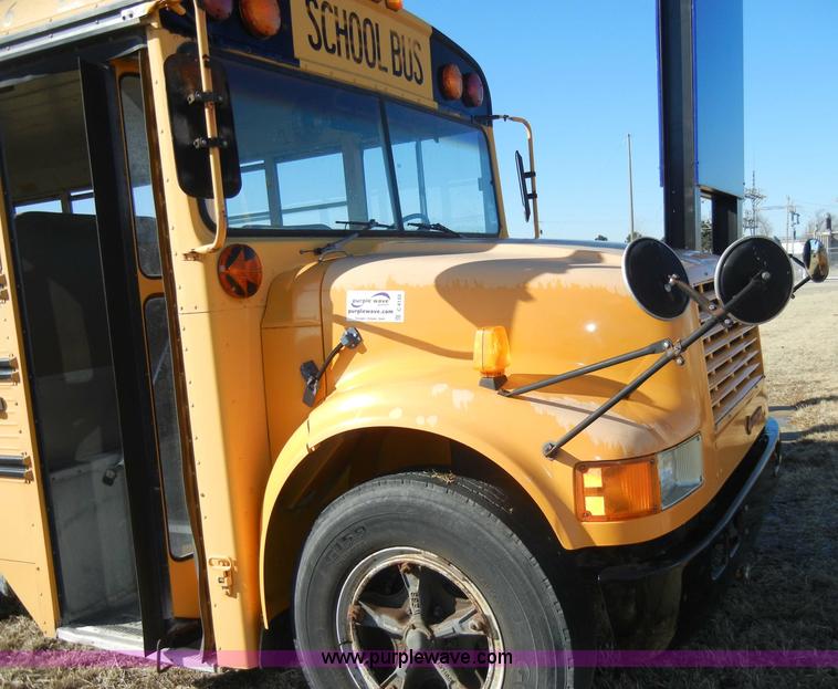 image for item C4133 1991 International 3700 school bus
