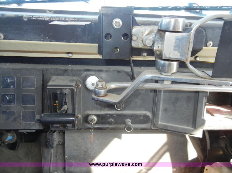 image for item C4133 1991 International 3700 school bus