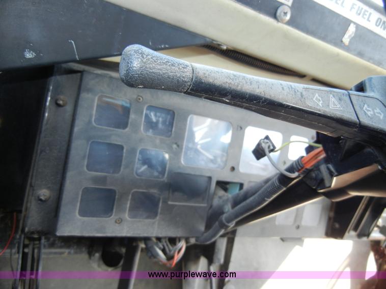 image for item C4133 1991 International 3700 school bus