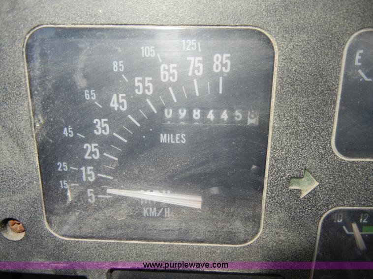 image for item C4133 1991 International 3700 school bus