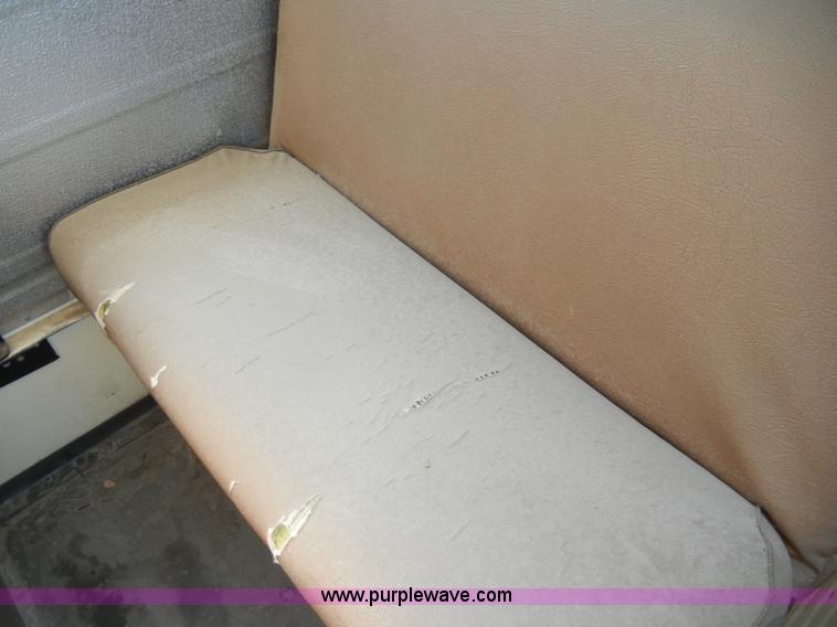 image for item C4133 1991 International 3700 school bus