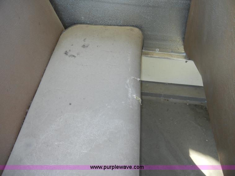 image for item C4133 1991 International 3700 school bus