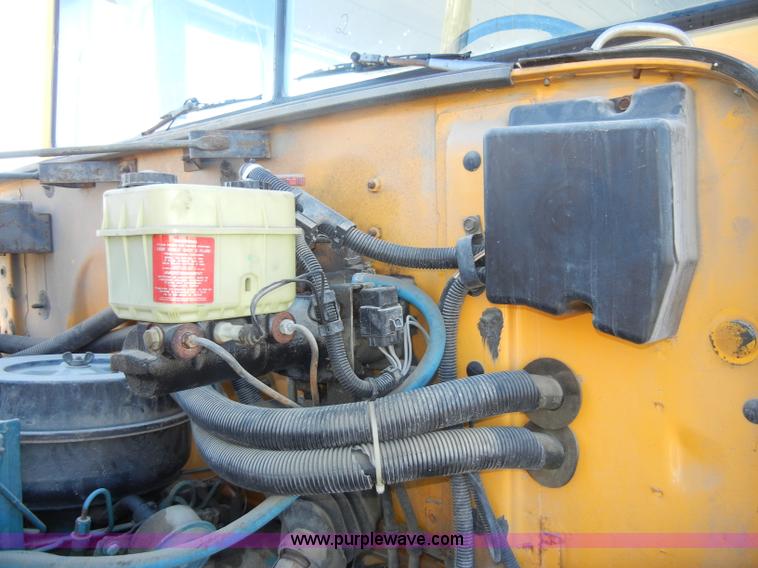 image for item C4133 1991 International 3700 school bus