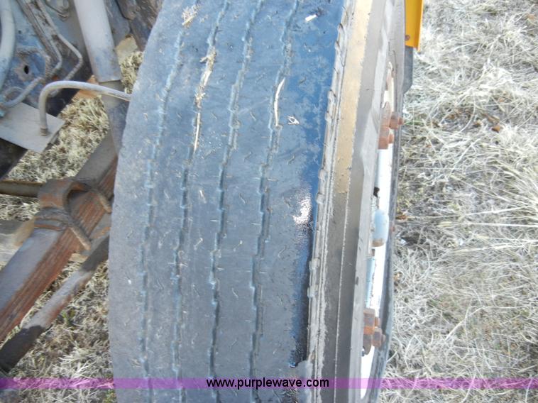 image for item C4133 1991 International 3700 school bus