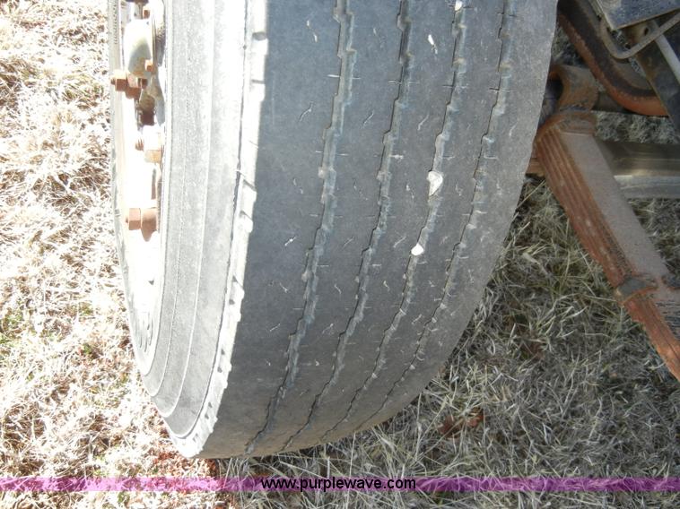 image for item C4133 1991 International 3700 school bus