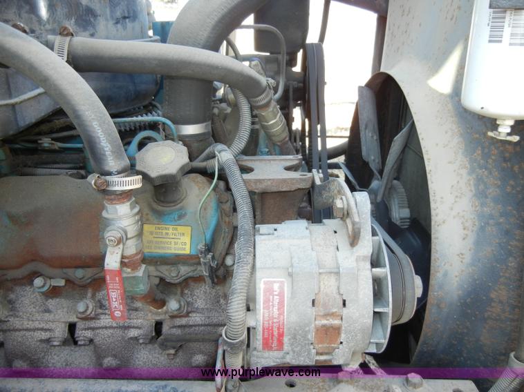 image for item C4133 1991 International 3700 school bus