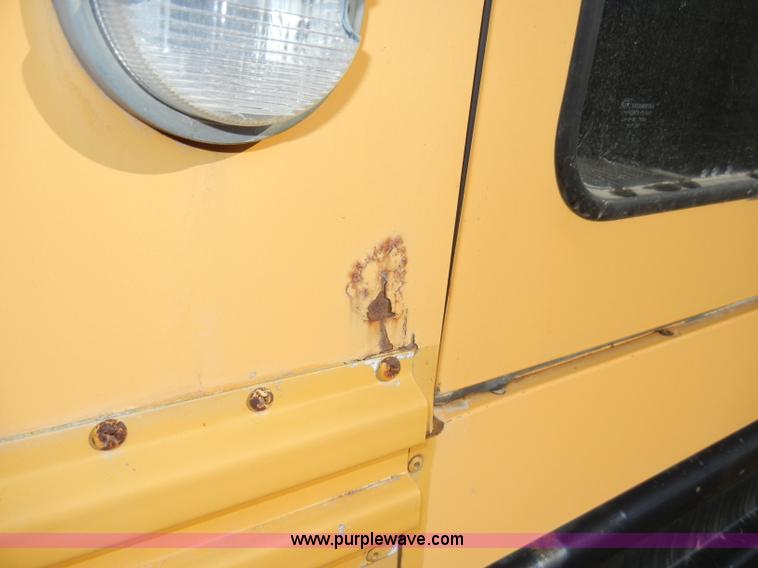 image for item C4133 1991 International 3700 school bus