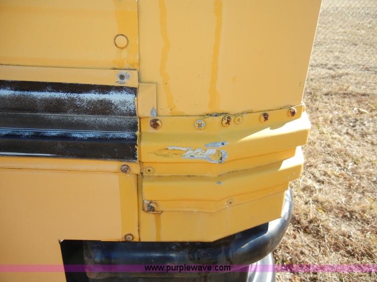 image for item C4133 1991 International 3700 school bus