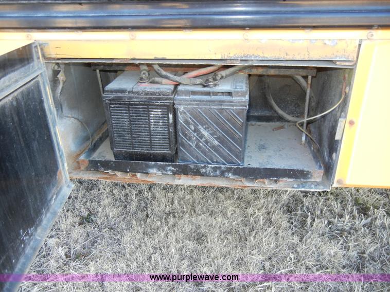 image for item C4133 1991 International 3700 school bus