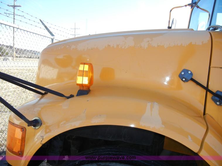 image for item C4133 1991 International 3700 school bus