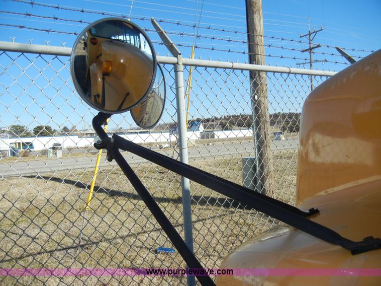 image for item C4133 1991 International 3700 school bus