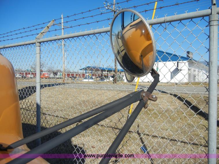 image for item C4133 1991 International 3700 school bus