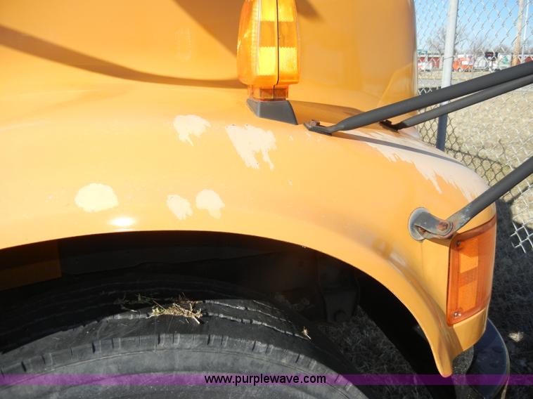 image for item C4133 1991 International 3700 school bus