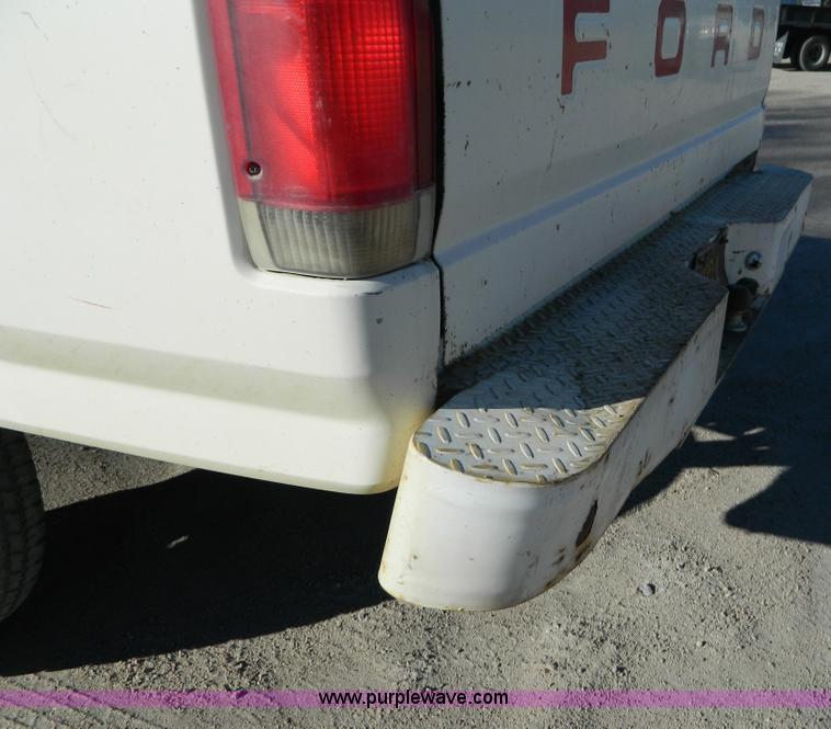 image for item D8737 1988 Ford F250 Custom pickup truck