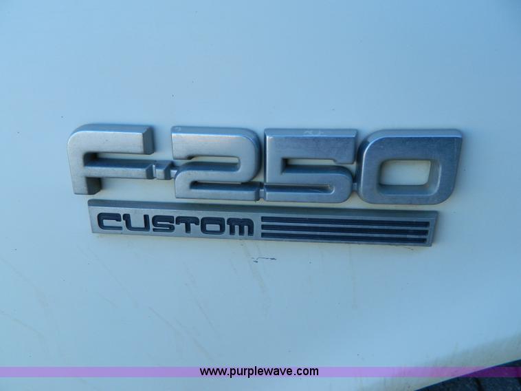image for item D8737 1988 Ford F250 Custom pickup truck