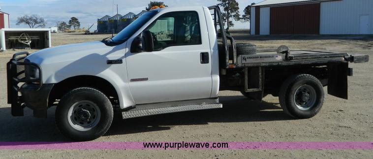 image for item D8739 2003 Ford F350 XL Super Duty pickup truck