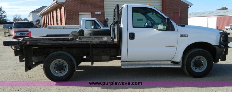 image for item D8739 2003 Ford F350 XL Super Duty pickup truck