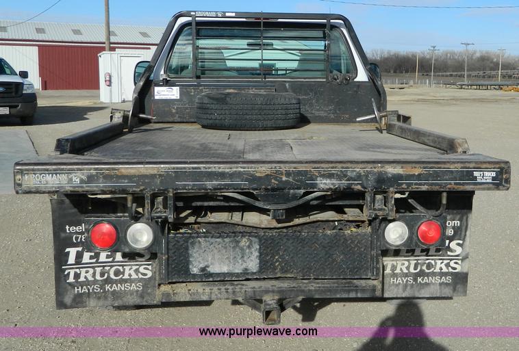 image for item D8739 2003 Ford F350 XL Super Duty pickup truck