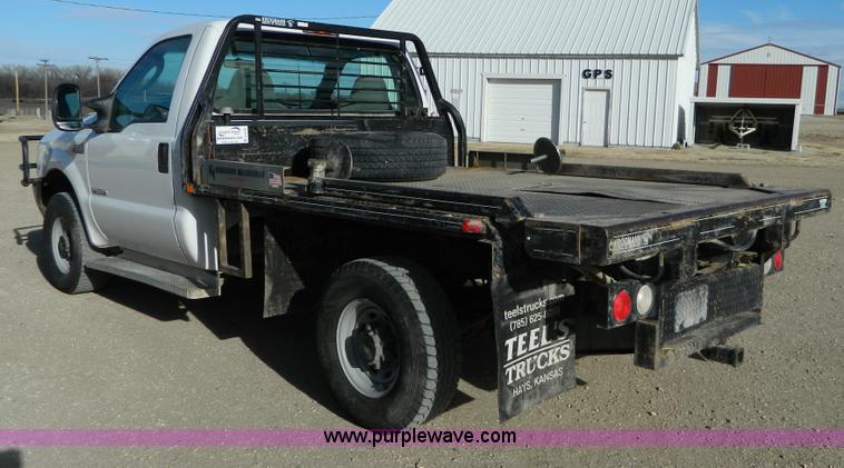 image for item D8739 2003 Ford F350 XL Super Duty pickup truck