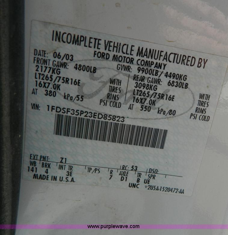 image for item D8739 2003 Ford F350 XL Super Duty pickup truck