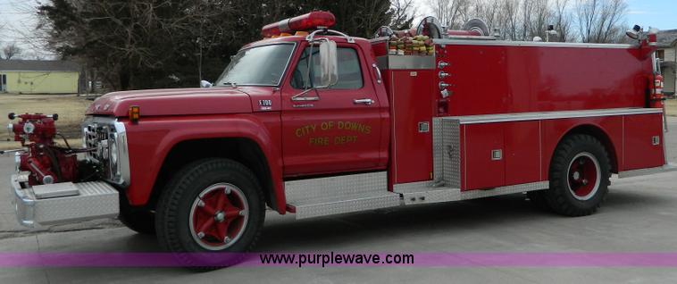 image for item D8745 1979 Ford F700 firetruck