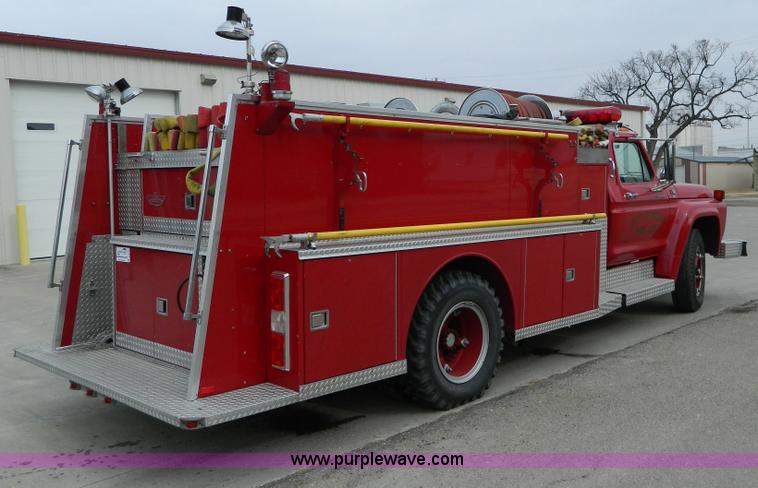 image for item D8745 1979 Ford F700 firetruck