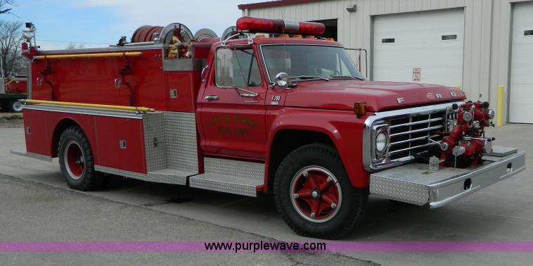 image for item D8745 1979 Ford F700 firetruck