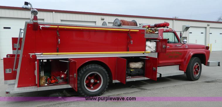 image for item D8745 1979 Ford F700 firetruck