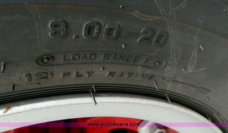 image for item D8745 1979 Ford F700 firetruck