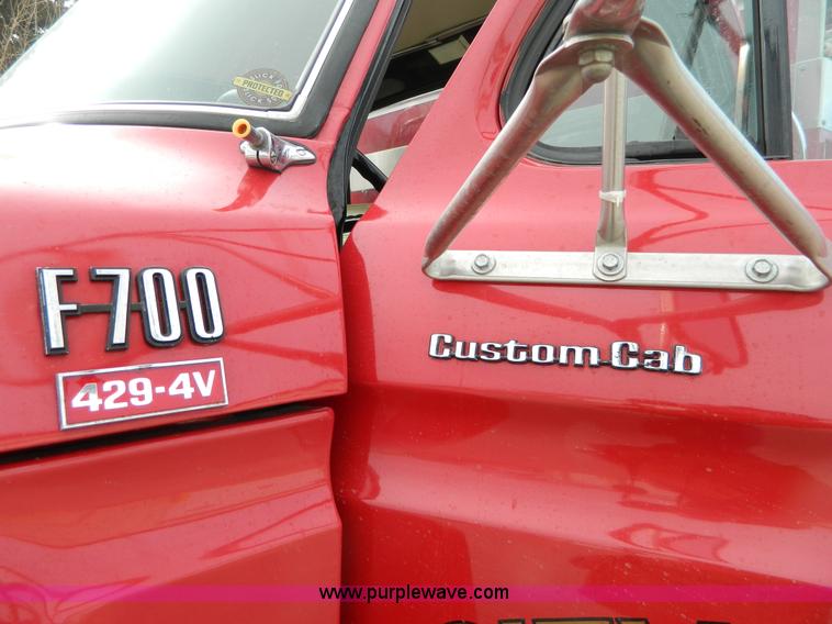 image for item D8745 1979 Ford F700 firetruck