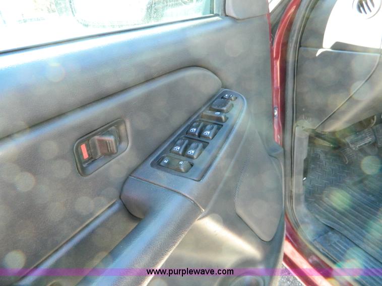 image for item D8855 2005 Chevrolet Silverado K1500 Z71 crew cab pickup truck