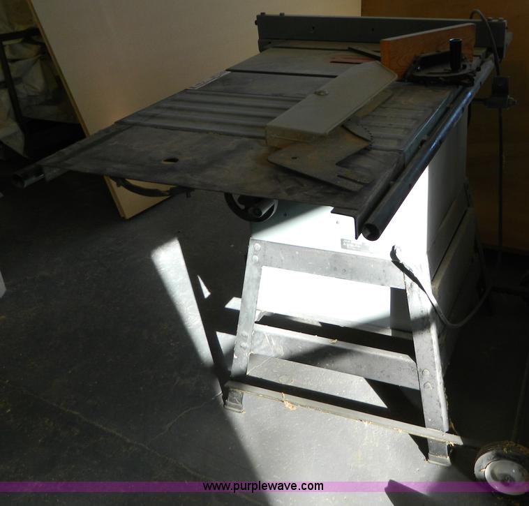 image for item E9351 Delta 10" table saw