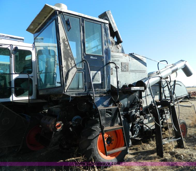 image for item E9356 Allis Chalmers Gleaner E combine