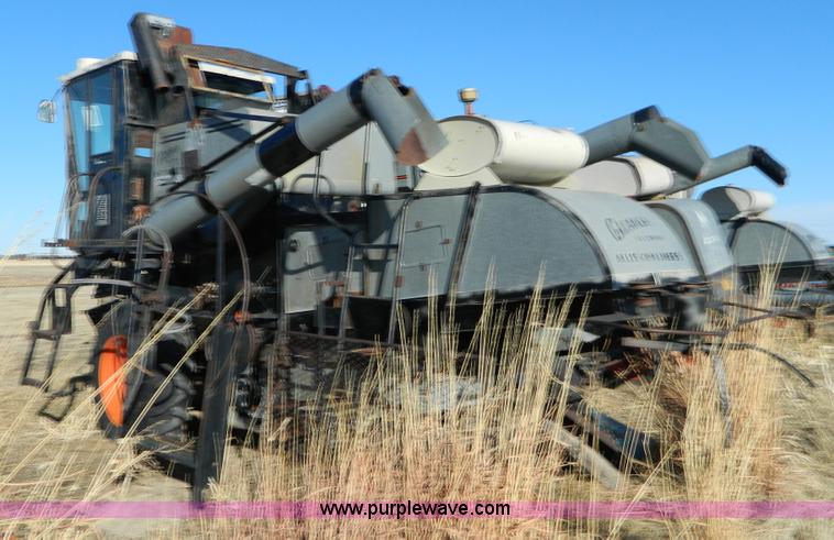 image for item E9356 Allis Chalmers Gleaner E combine