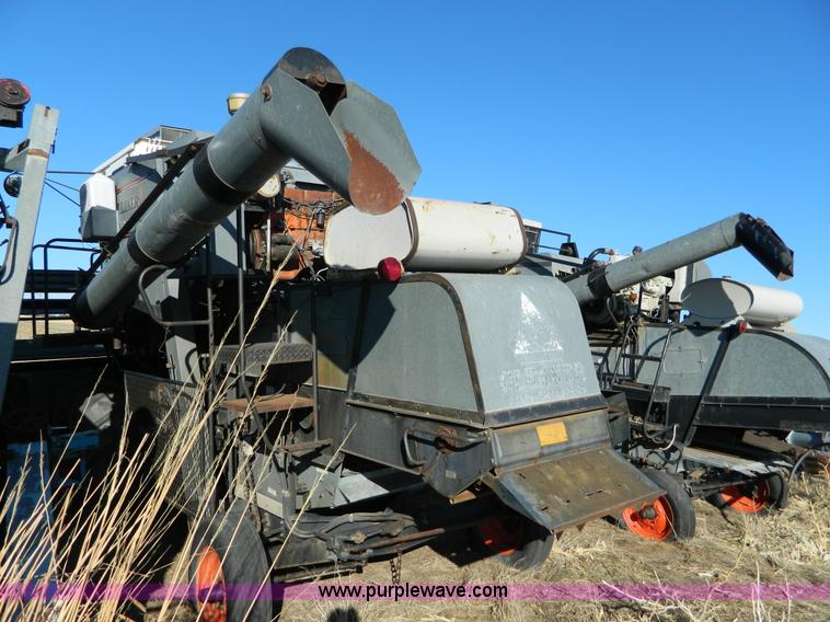 image for item E9357 Allis Chalmers Gleaner K combine