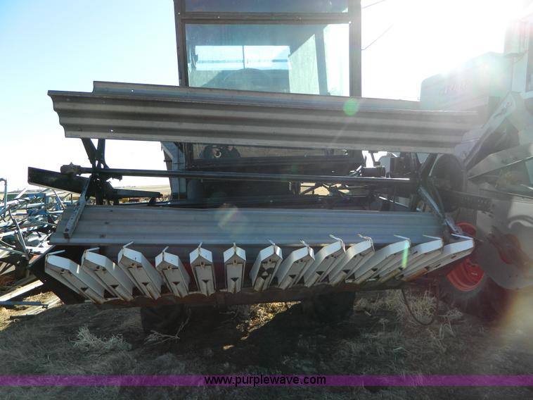 image for item E9358 Allis Chalmers Gleaner E combine