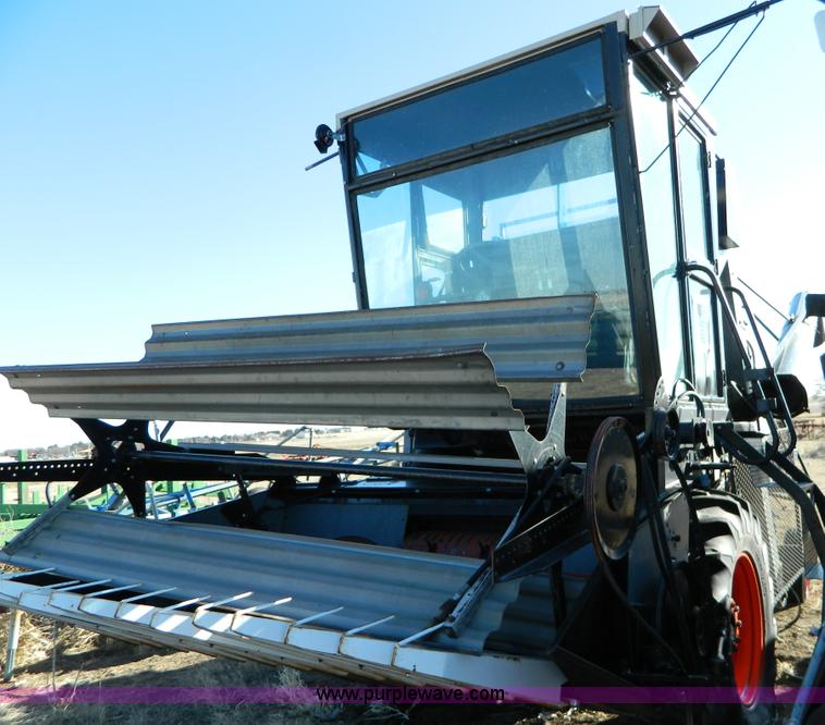 image for item E9358 Allis Chalmers Gleaner E combine