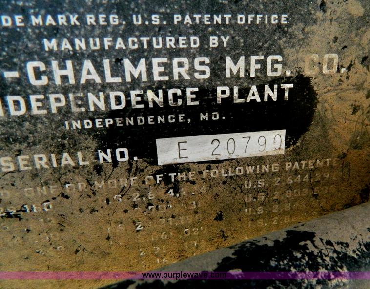 image for item E9358 Allis Chalmers Gleaner E combine