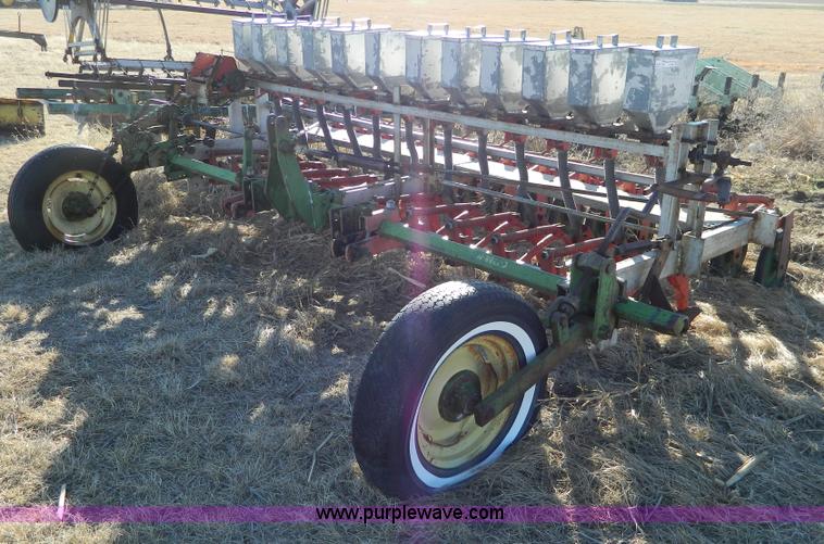 image for item E9361 10' hoe drill