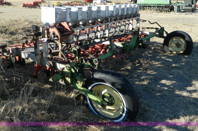 image for item E9361 10' hoe drill